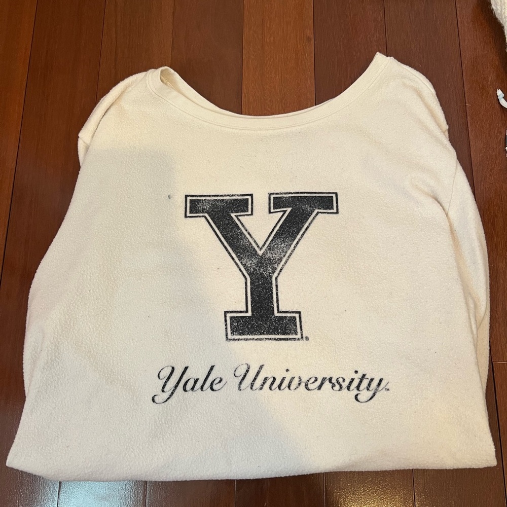 Women’s Yale crewneck sweatshirt